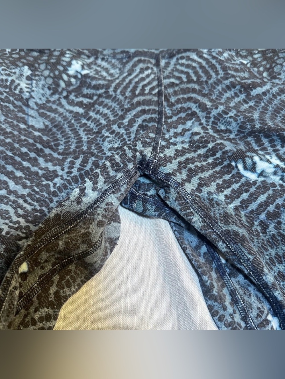 Lululemon Align High-Rise Printed Performance Leggings in Navy size 12 - Picture 4 of 4
